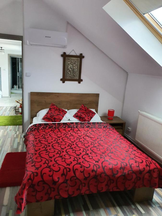 Rasnov Retreat Hotel ภายนอก รูปภาพ